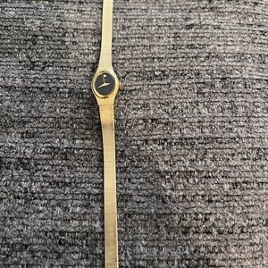 Vintage Lorus quartz women watch /Gold plated bracelet/elegant stylish